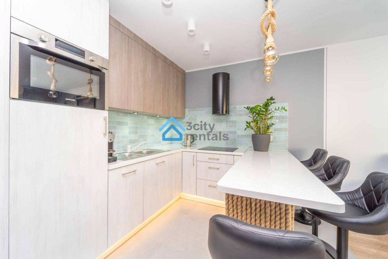 Bright And Blue 3City Apartment With Balcony In Gdynia By Noclegi Renters Eksteriør billede