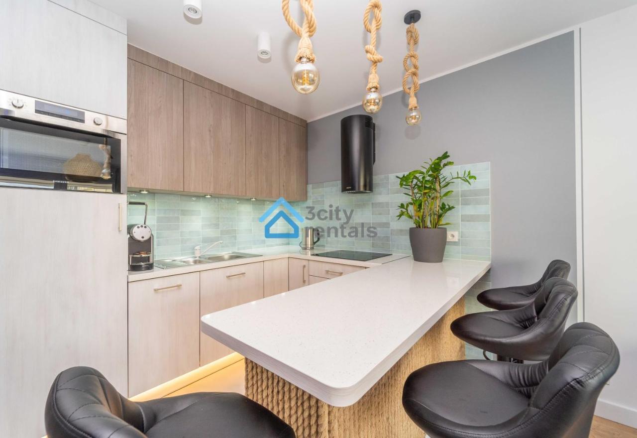 Bright And Blue 3City Apartment With Balcony In Gdynia By Noclegi Renters Eksteriør billede